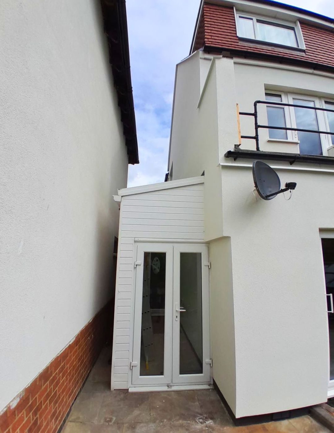 Nottingham home refinished with smooth soft-white silicone render by PD Rendering